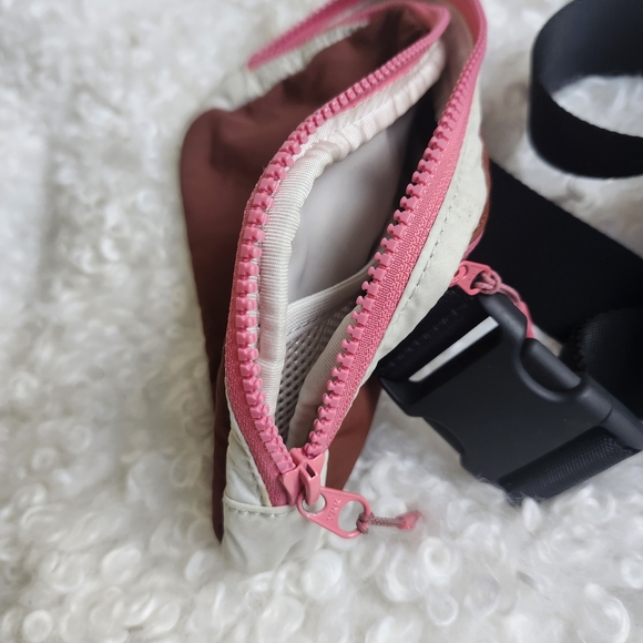 Lululemon Dark Terracota White Opal Preppy Everywhere  Belt Bag 1 L Casual - Picture 7 of 9